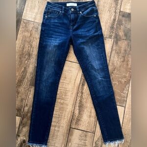 NWOT KanCan Mid-Rise Non-Distressed Skinny Jeans Size 1/24